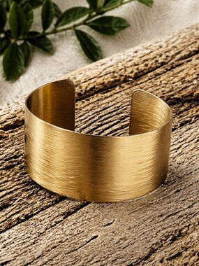 Sleek Artisan Brass Cuff Bracelet • Minimalist Statement Jewelry • Brushed Bronz